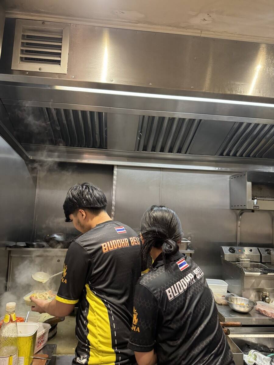 Town centre restaurant & takeaway for sale