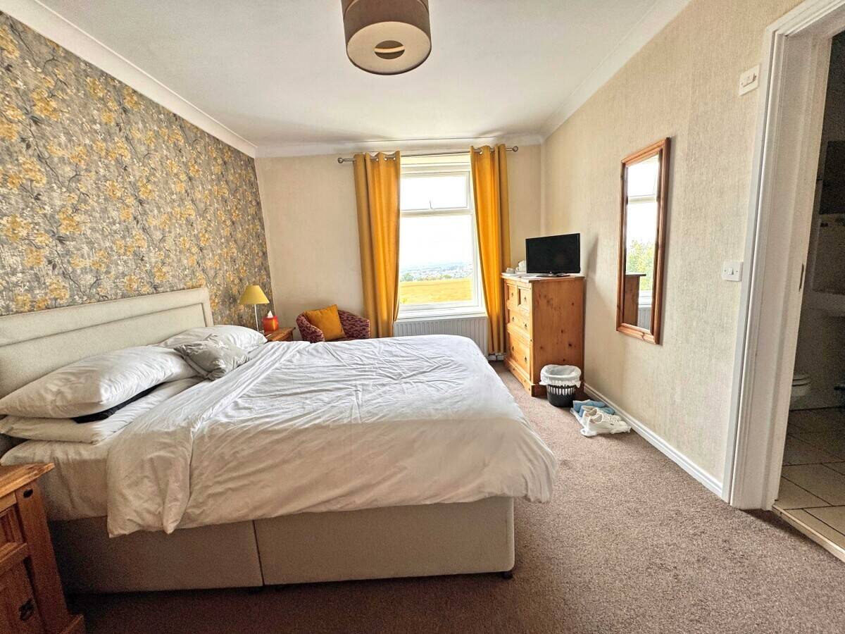 COUNTY DURHAM - VILLAGE GUEST HOUSE WITH RESTAURANT AND BAR Photo 9
