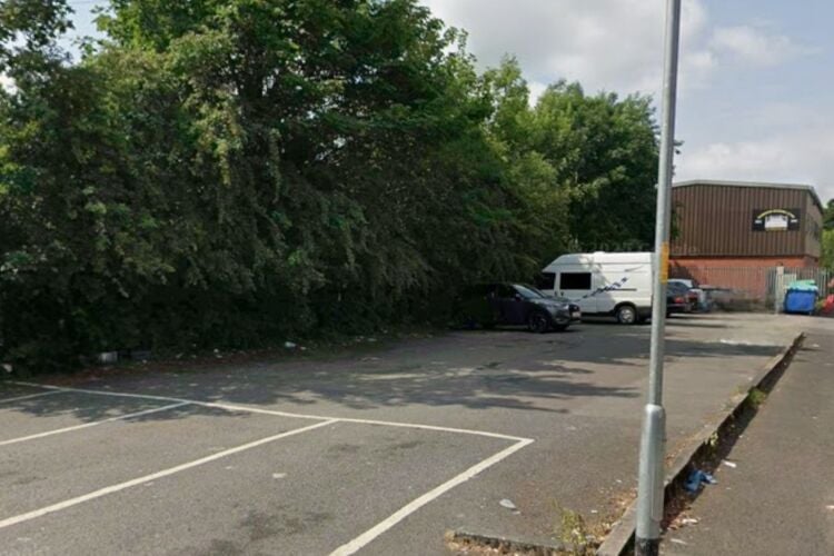 Versatile Plot Of Land For Lease Photo 9
