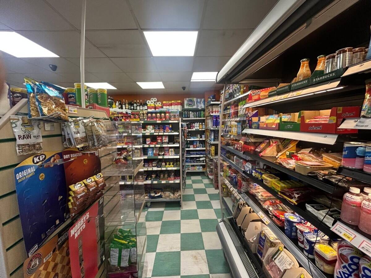 Profitable Convenience Store & Off Licence with  Low Rent & New Lease - Northampton Photo 9