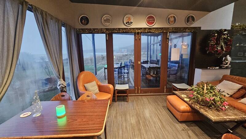 Seafront bistro and bar on the Isle of Arran with spectacular beach front location and views. Photo 9