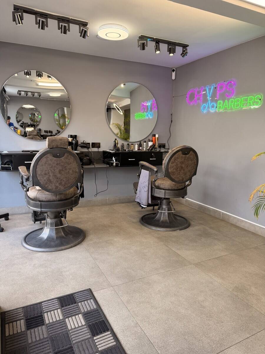 Busy Barber Shop and Upper for sale Photo 9