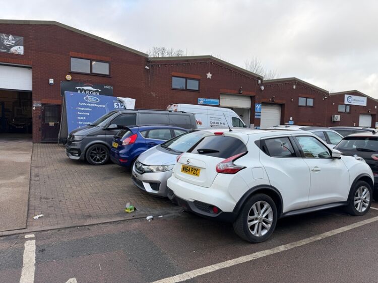 Driven for Success – Established Car Body Repair Centre in Croydon