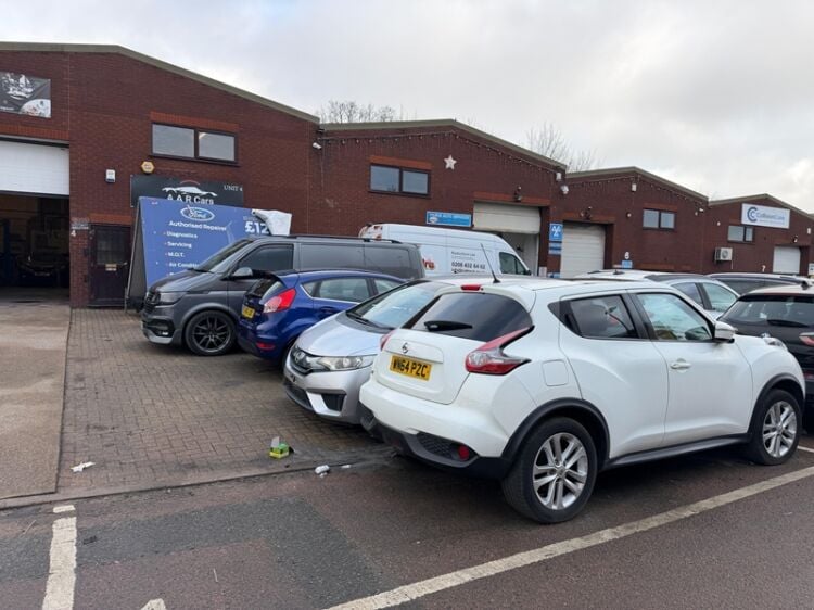 Driven for Success – Established Car Body Repair Centre in Croydon