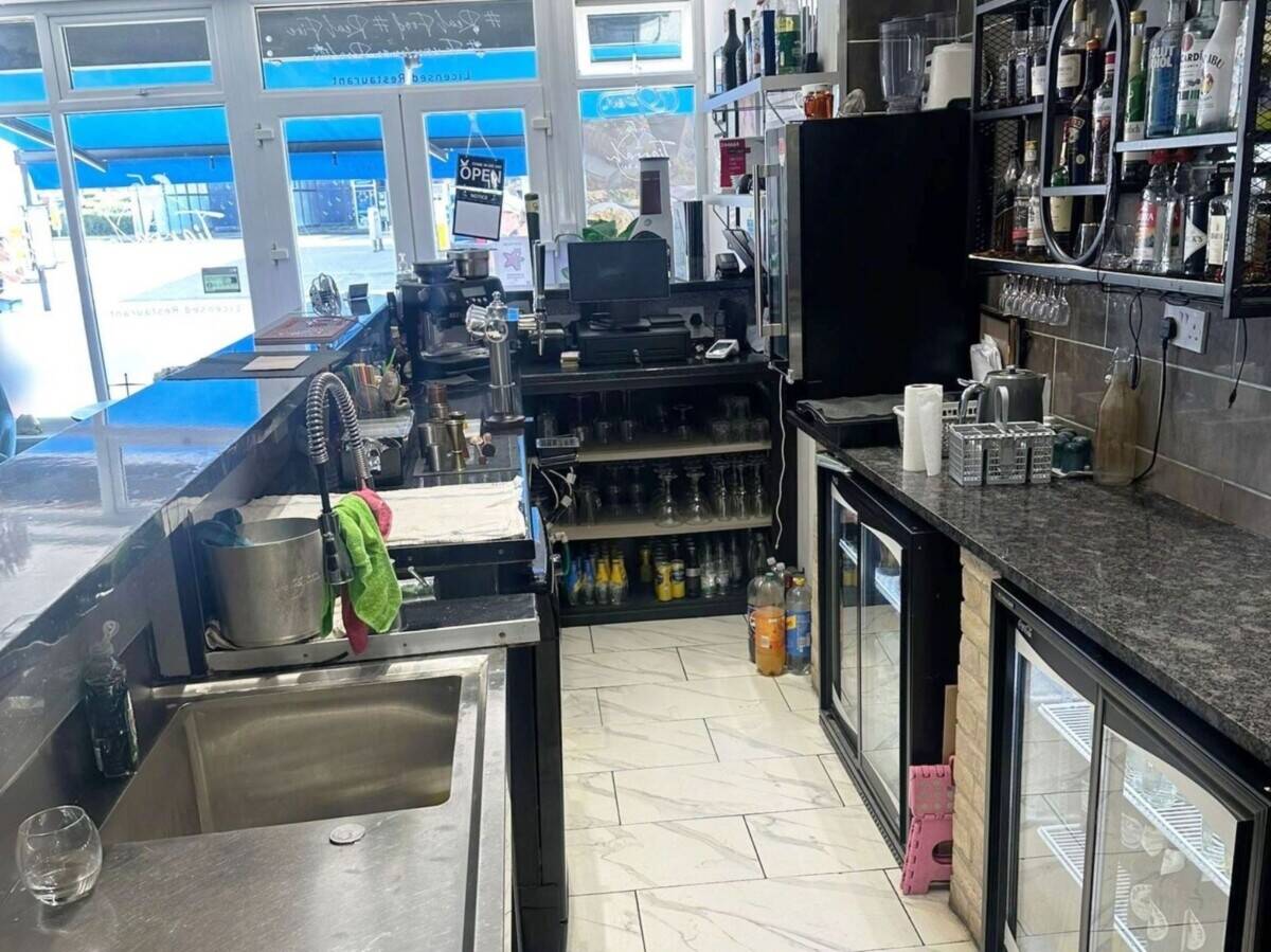 WOODFIRE PIZZA RESTAURANT, BAR & TAKEAWAY – FOR SALE - THANET, KENT