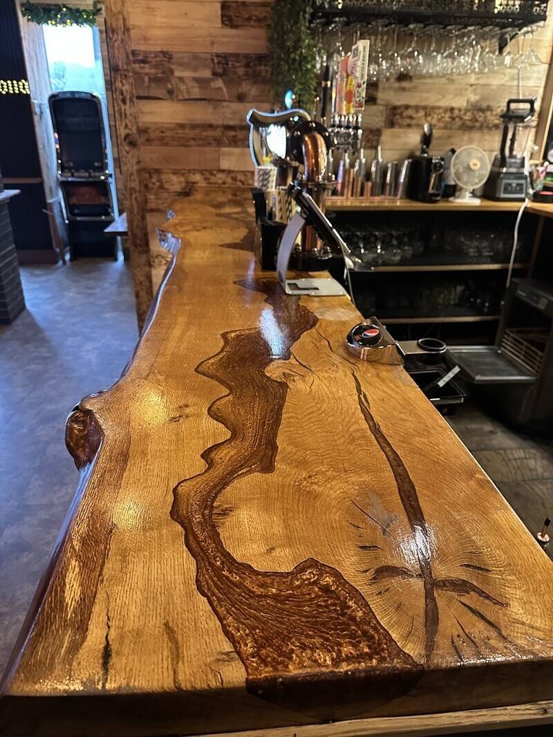 Well-Established And Popular Bar Business Photo 8