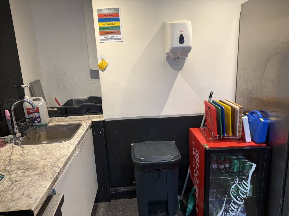 Indian Takeaway for Sale in Leeds West Yorkshire, Fully Equipped and Ready to Operate Photo 8