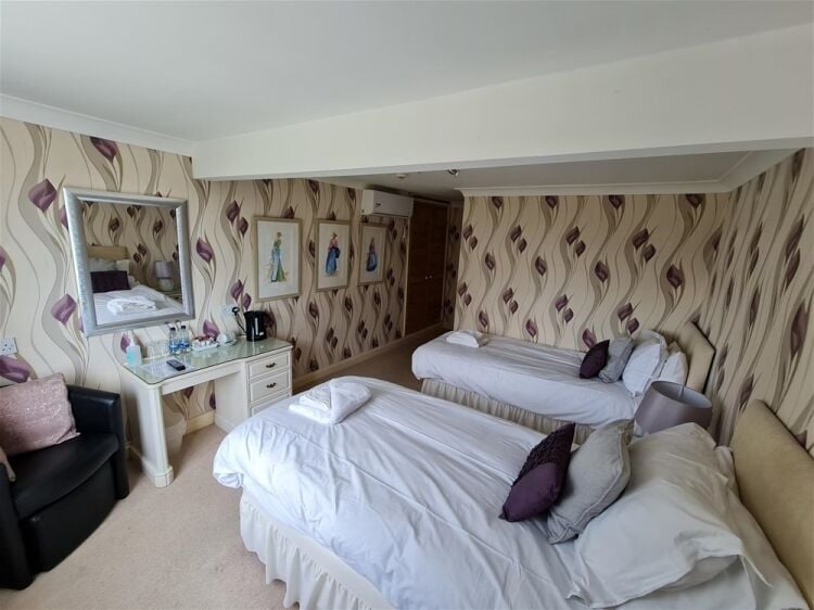 Country Hotel & Established Wedding Venue For Sale in Newton Abbot Photo 9