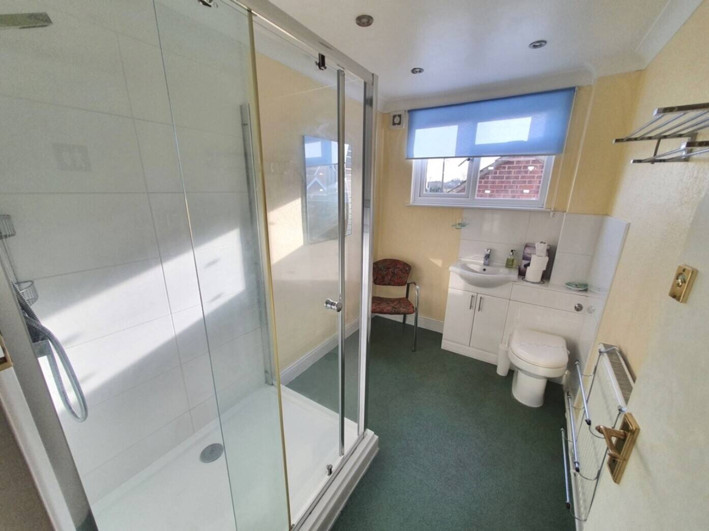 FREEHOLD DETACHED MOTEL & RESTAURANT FOR SALE IN MALDON, ESSEX. Photo 9