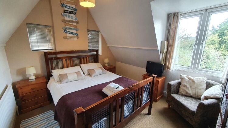10 Bedroom Hotel With 2 Bedroom 2 Reception Owners Garden Flat Photo 9