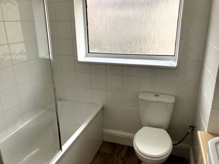 FREEHOLD INVESTMENT PROPERTY OPPORTUNITY Photo 9