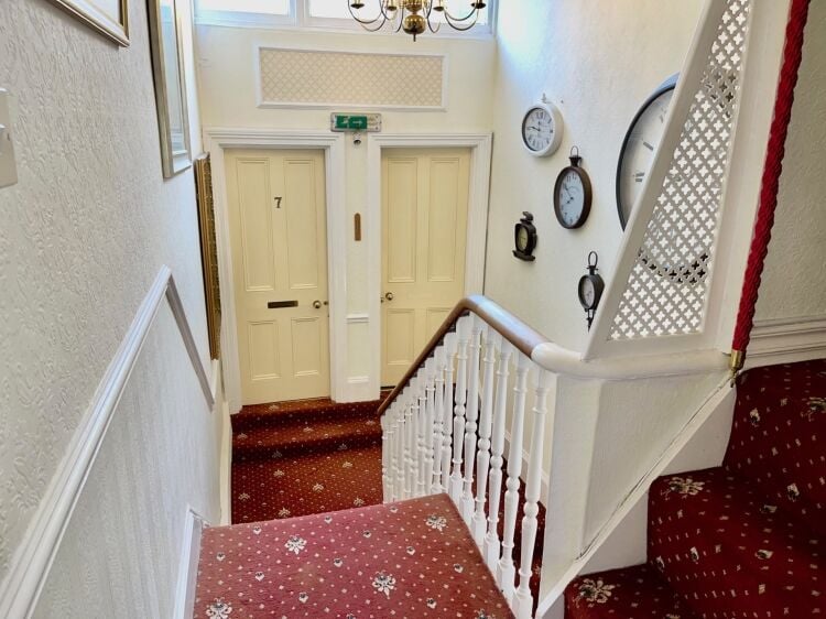 Freehold 7 Bedroom Guest House Located In Torquay, Devon Photo 9