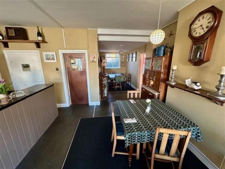 LEASEHOLD LIC. CAFE/RESTAURANT & ICE CREAM PARLOUR