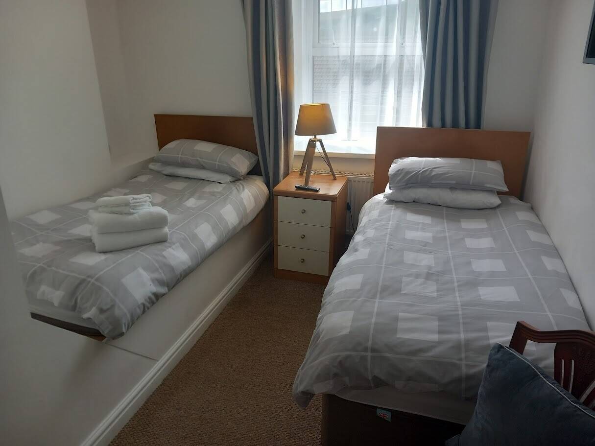 CAERPHILLY VILLAGE INN Photo 8