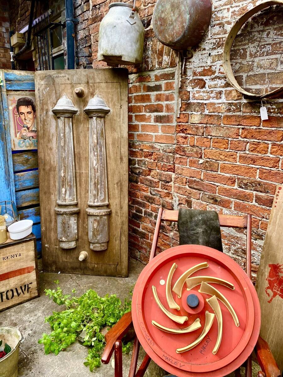 Antiques & Interiors Shop for sale in bustling North Yorkshire town Photo 9