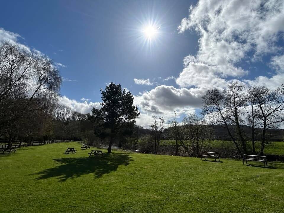 WORCESTERSHIRE/HEREFORDSHIRE BORDER - RIVERSIDE INN SET IN 2.7 ACRES