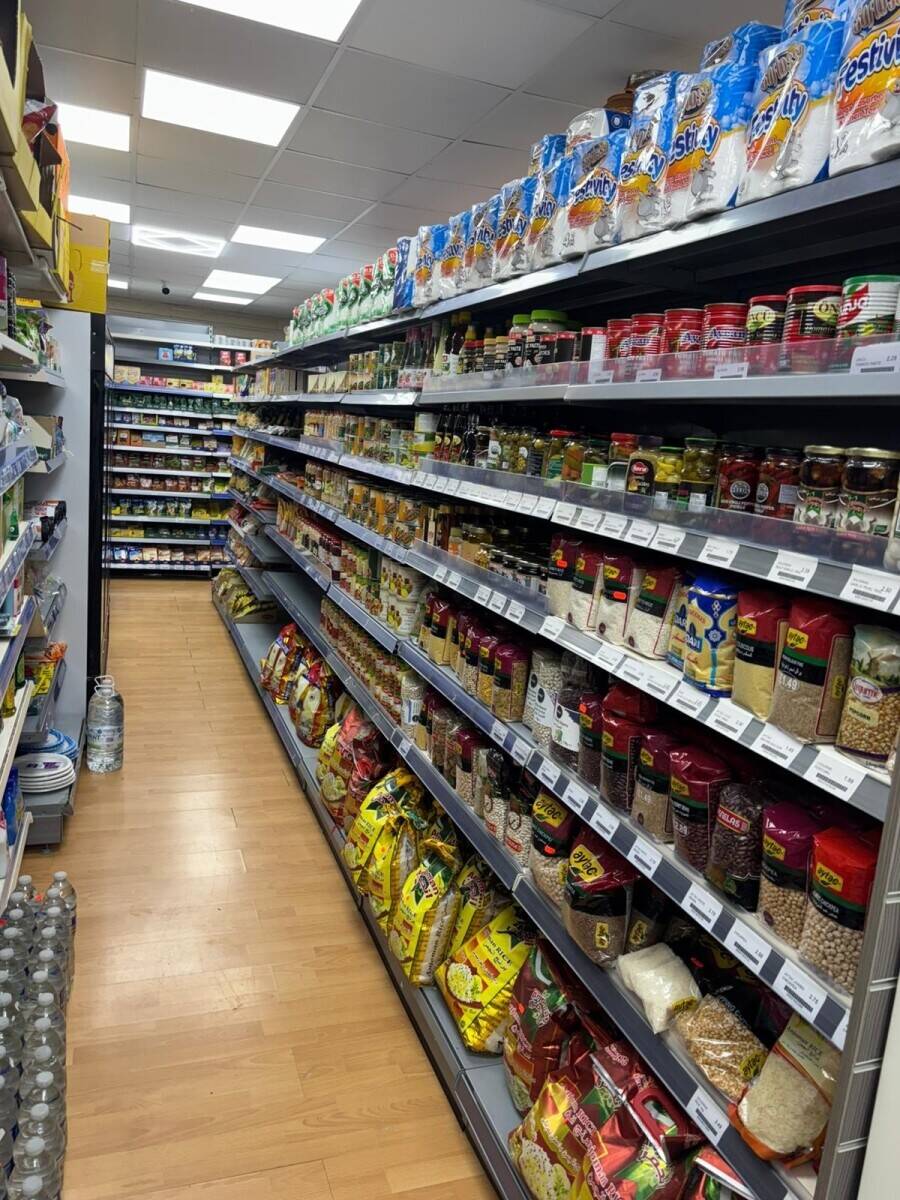Thriving convenience store for sale Photo 9