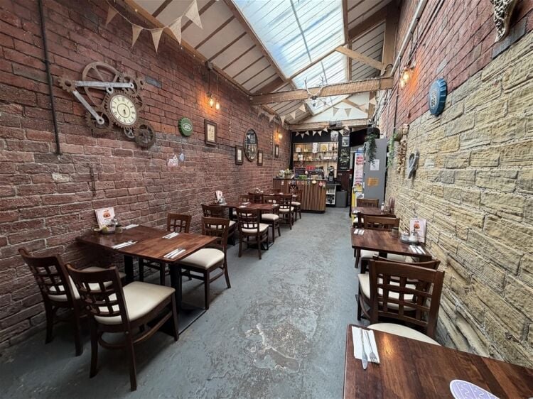 Licenced Trade, Pubs & Clubs For Sale in Cleckheaton Photo 9