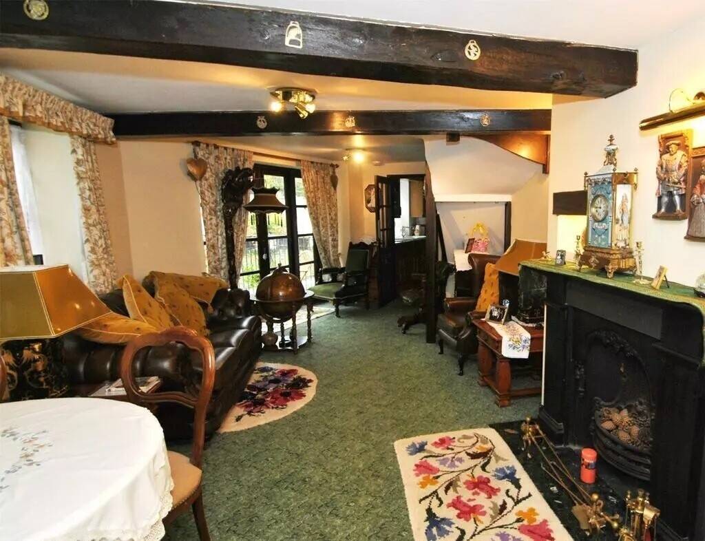 11 BED-GUEST HOUSE, TEA ROOM & SEPARATE 3 BED OWNERS’ COTTAGE Photo 9