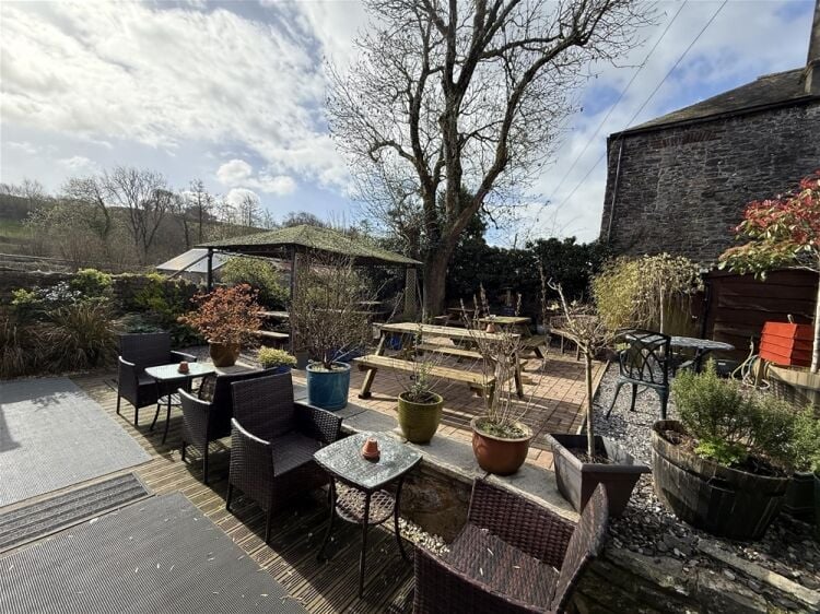 14C South Devon Village Freehouse For Sale in Totnes Photo 9