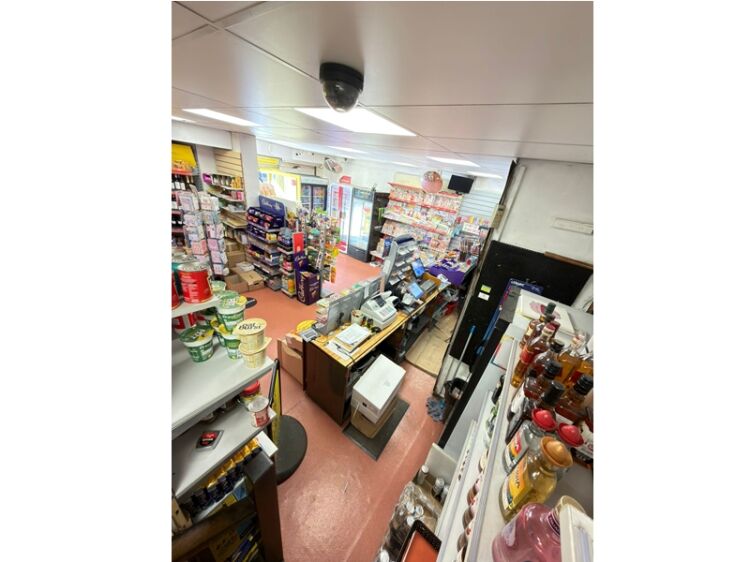 Buzzing Retail Opportunity – Modern Newsagent in Prime Southport Spot Photo 9
