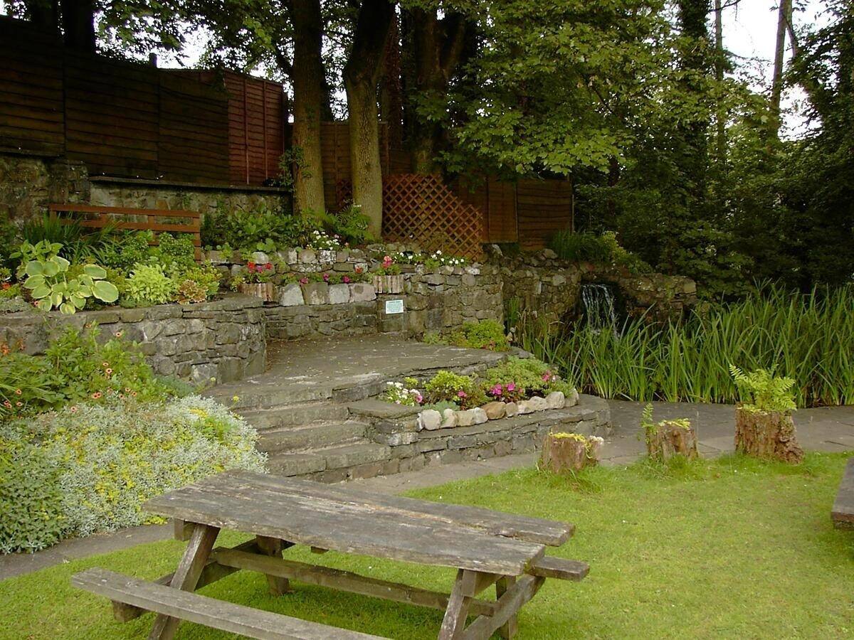 SWANSEA VALLEY - RENOWNED 11 EN-SUITE BEDROOM VILLAGE INN ON EDGE OF BRECON BEACONS NATIONAL PARK Photo 9