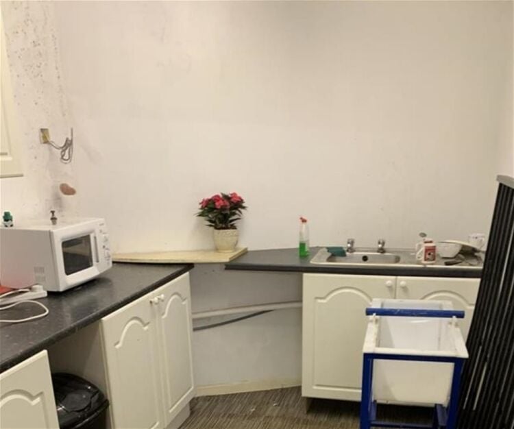 Investment Opportunity  Freehold Superstore in Bargoed High Street, Caerphilly Photo 9
