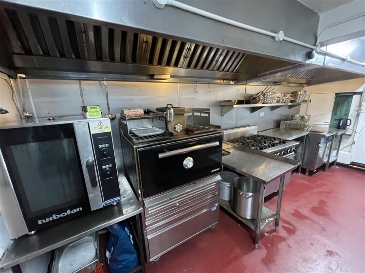 Fully fitted high-quality bar and restaurant premises in the heart of Kingsbridge For Sale in Kingsbridge Photo 9