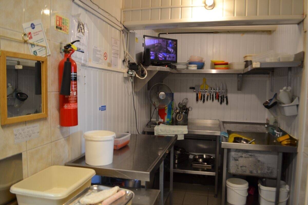 4.5k Weekly Sales Fish & Chip Shop in a Prime High-Footfall Location – Excellent Growth Potential