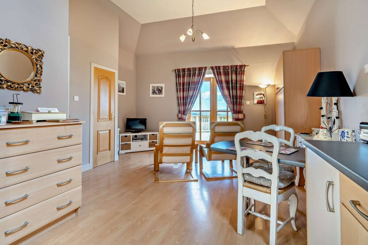 An exceptional house comprising 4 cottages (previously used as holiday rental), paddock and land. Photo 9