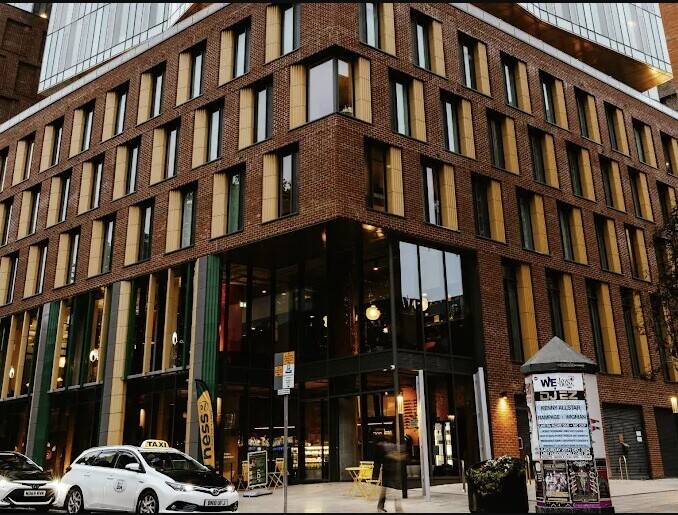 Prime, Fully-Fitted Cafe/Restaurant in Leeds City Centre For Sale