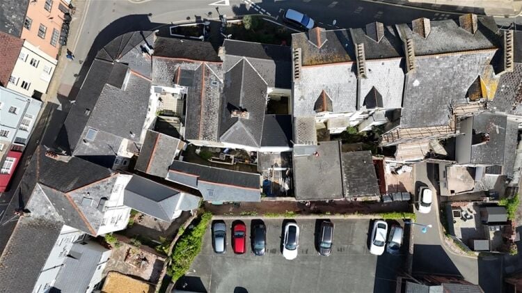 Auction Lot: Cottage/Studio Apartment in Paignton, Devon For Sale in Paignton Photo 9