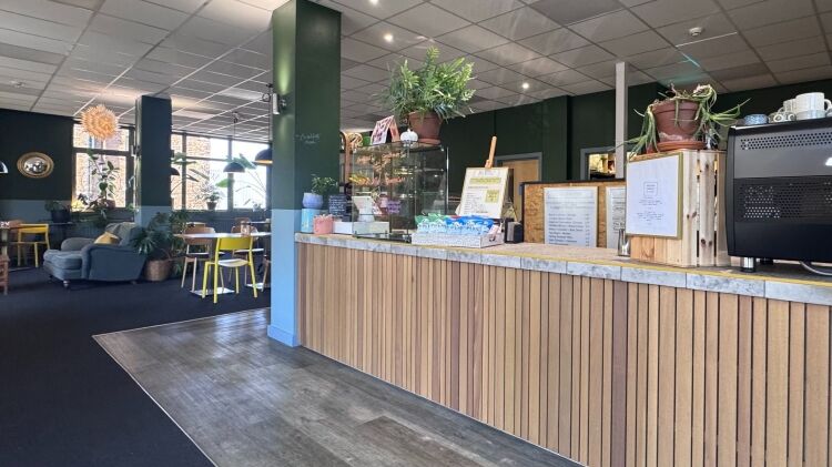 DAYTIME COFFEE SHOP/CAFE & IN HOUSE CATERERS Photo 9