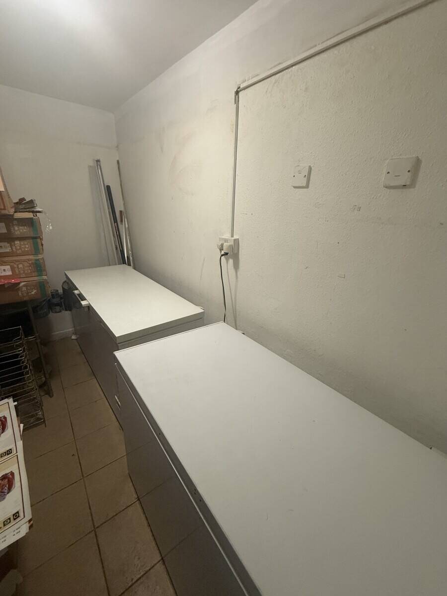 Pizza and Fried Chicken , Butgers Takeaway shop for sale in Saint Neots , Cambridgeshire