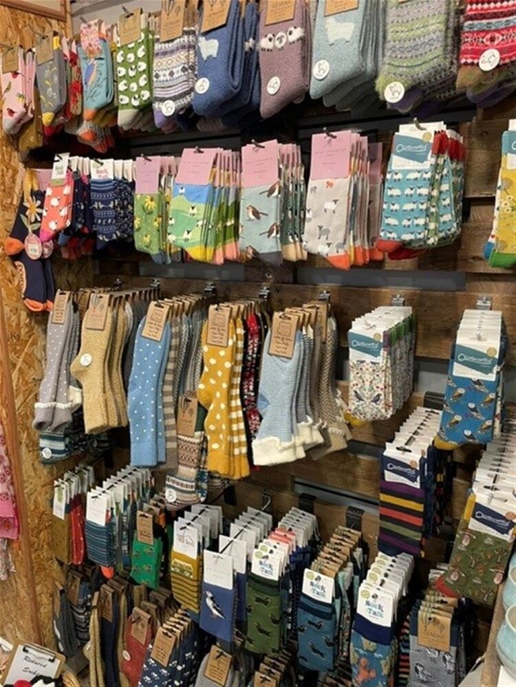 INDEPENDENT GIFT SHOP