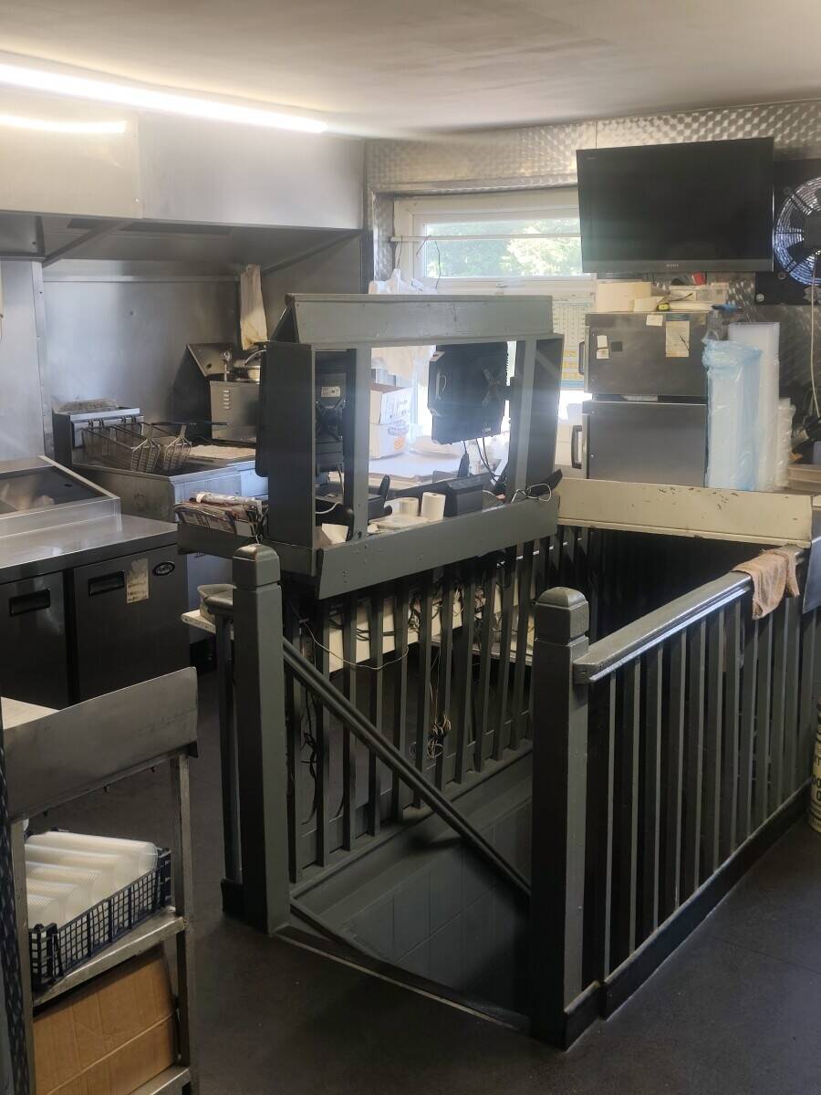 Allenton Kebabs Established since 1988 Prime Location Fully Equipped