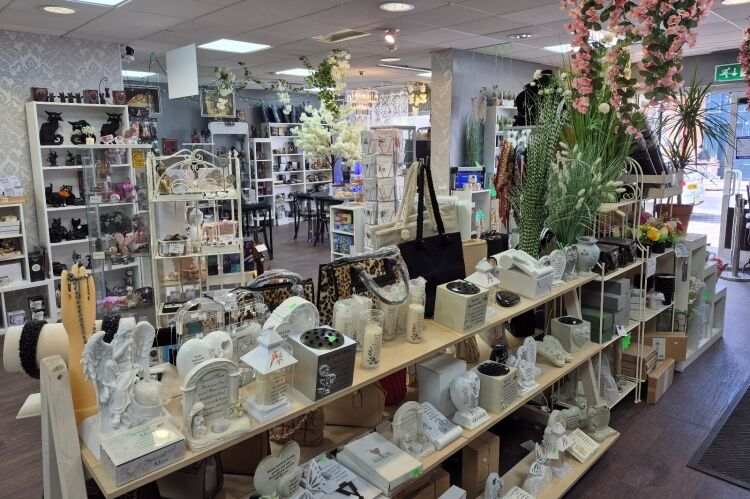 Established Florist, Gift Shop & Tea Room - Rhyl Photo 9