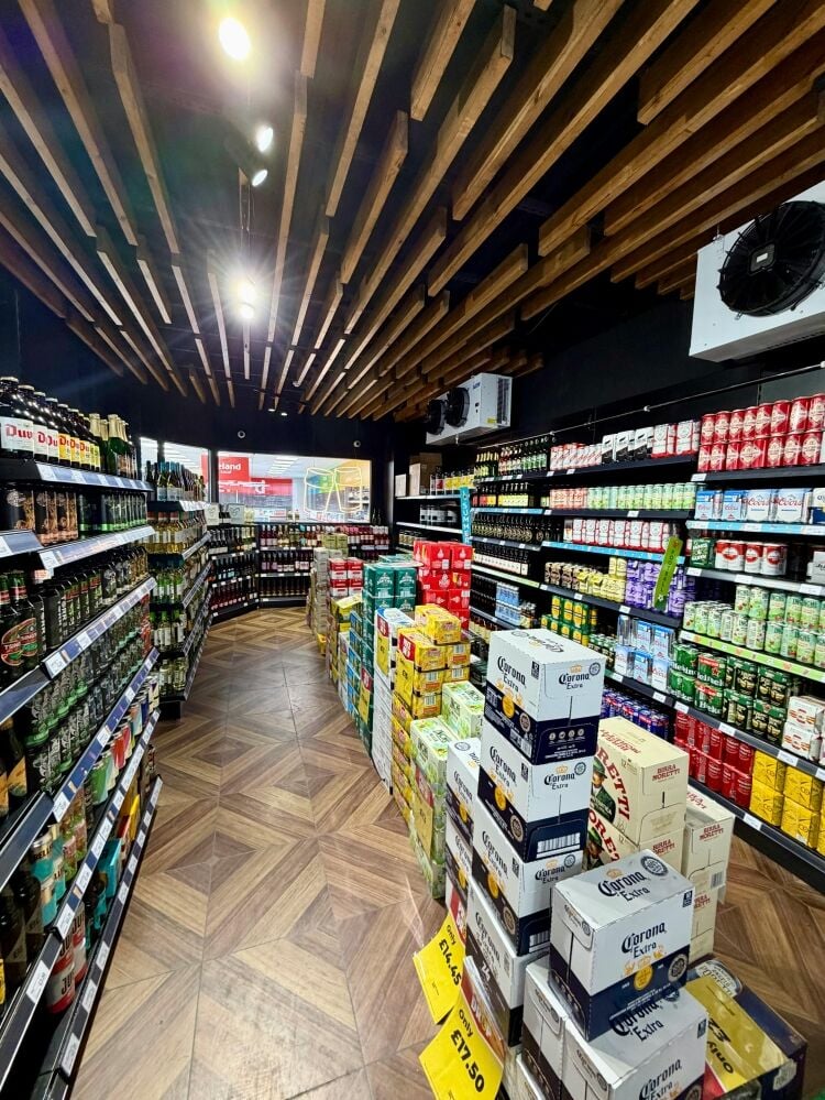 Convenience store for sale in Dundee with 6,500 sq ft and rear parking available. Photo 9