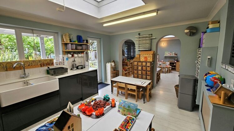 Long Established Outstanding Rated Day Nursery & 5 Bedroom Owners House Photo 9