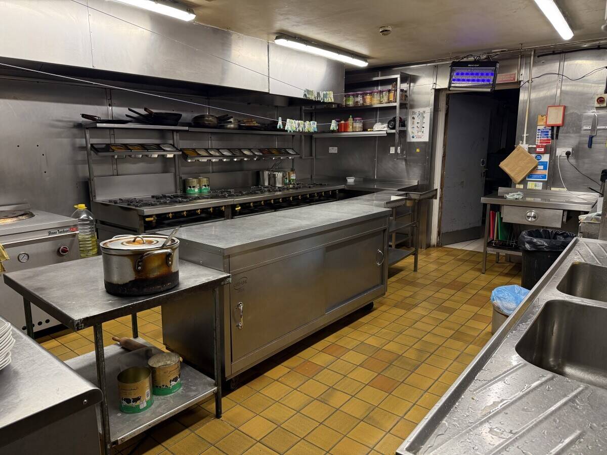 Well-established Restaurant for sale Photo 9