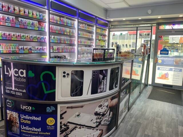 Vape, Mobile and Mobile accessory shop on busy main road with alcohol licence. Huge Potential