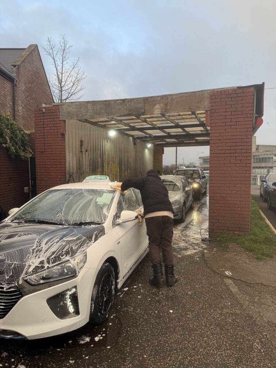 Established Hand Car Wash in excellent location Photo 9