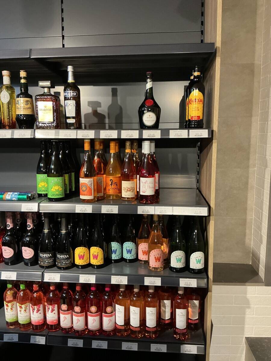 Whole foods / off licence in Clapham
