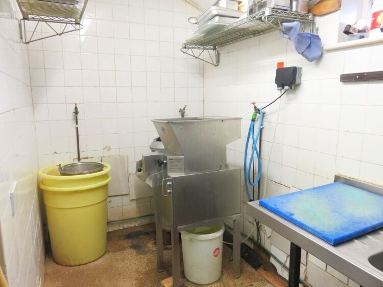 FIRMLY ESTABLISHED FISH & CHIP SHOP WITH 3 BEDROOM ACCOMMODATION IN CHARMING COASTAL TOWN Photo 9
