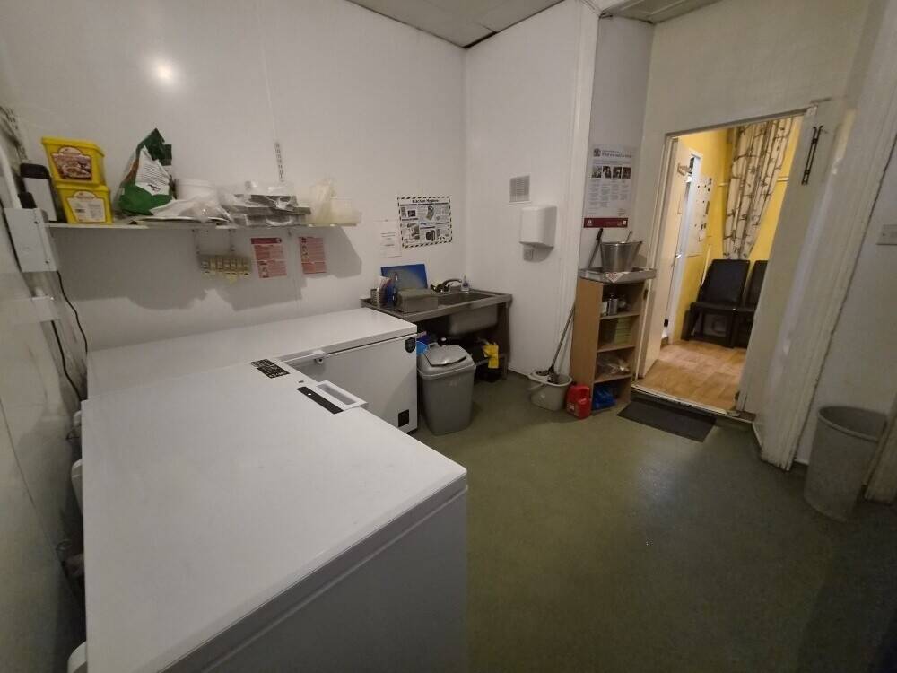 Long Established & Profitable Fish & Chip Takeaway In Exeter City Centre Next To The College Photo 9