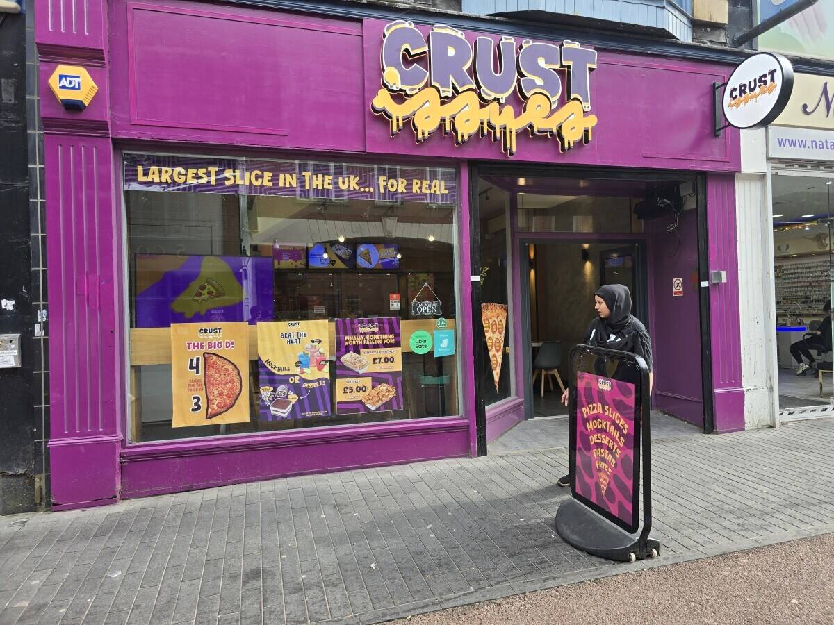 Pizza and Pasta restaurant for sale with a huge potential and a loyal customer base, unique idea and unique packaging. 