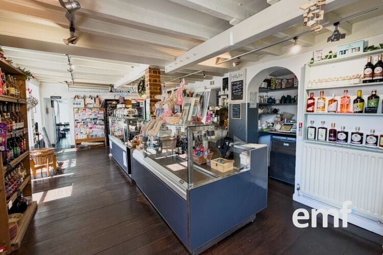 Freehold Commercial Investment Photo 9
