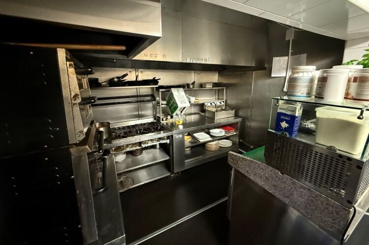 Established Restaurant - Horwich Photo 9