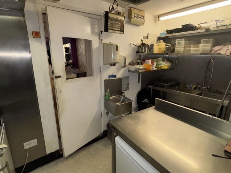 Cafe & Sandwich Bars For Sale in Castleford Photo 9