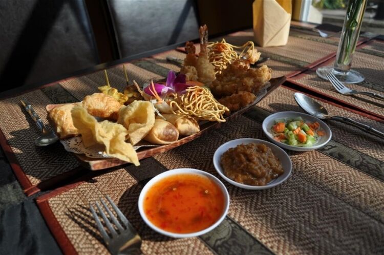 RIM NAM THAI RESTAURANT Photo 9